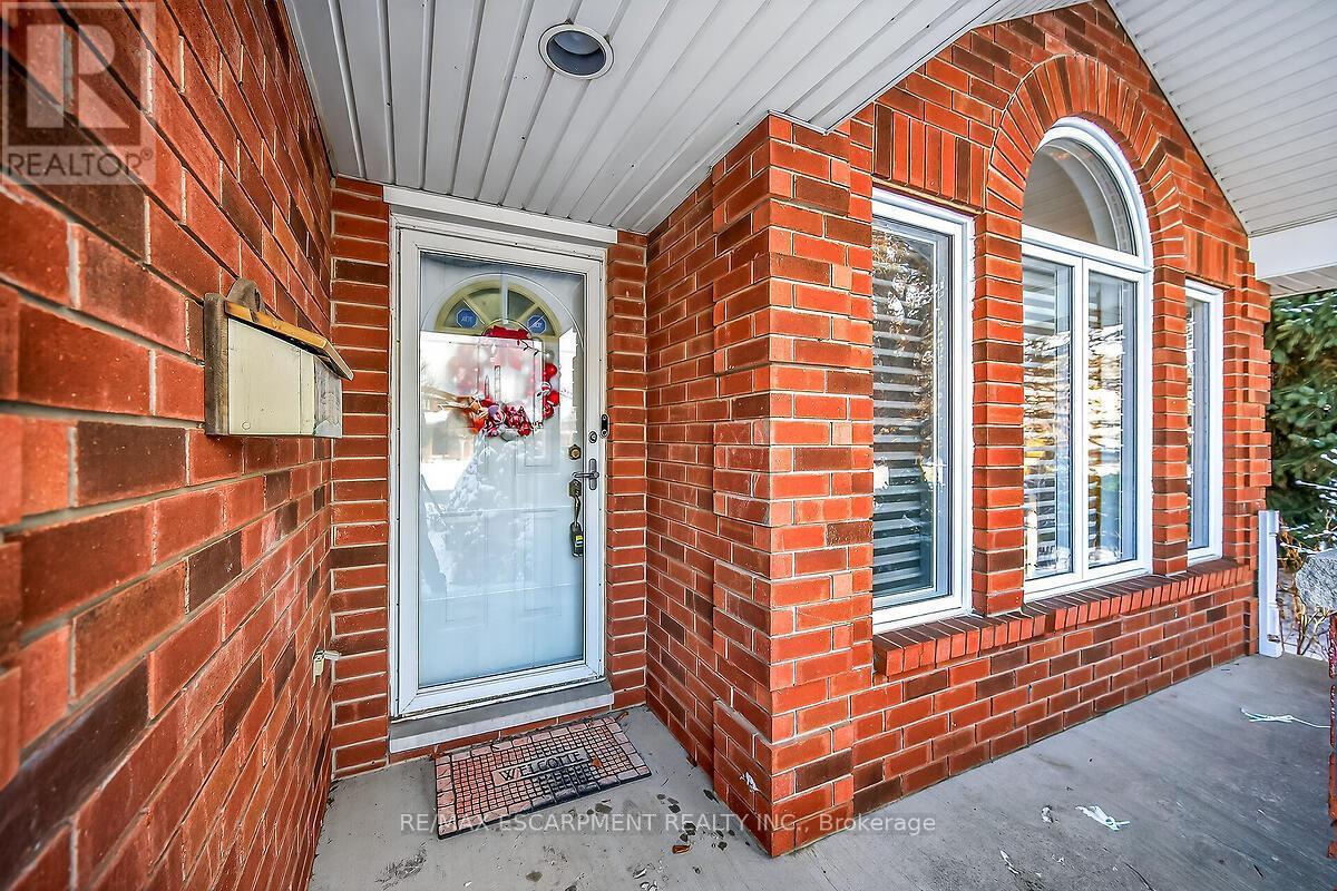 218 Portage Lane, Hamilton, ON - Outdoor