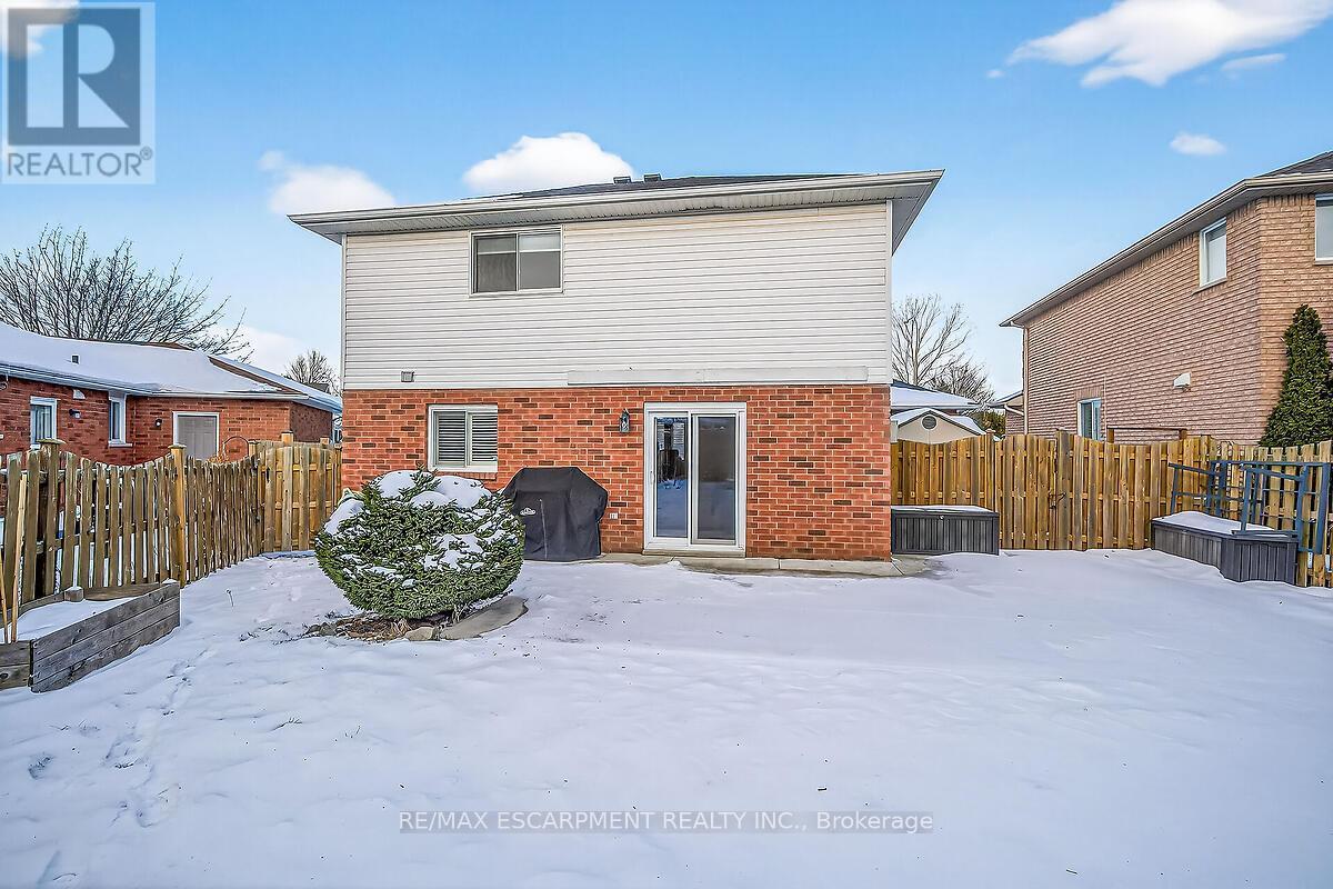 218 Portage Lane, Hamilton, ON - Outdoor With Exterior