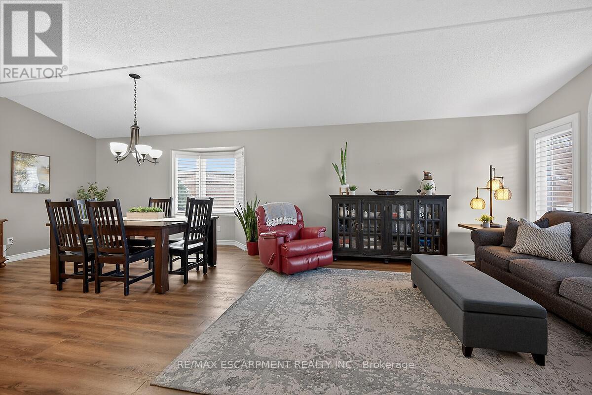 218 Portage Lane, Hamilton, ON - Indoor Photo Showing Other Room