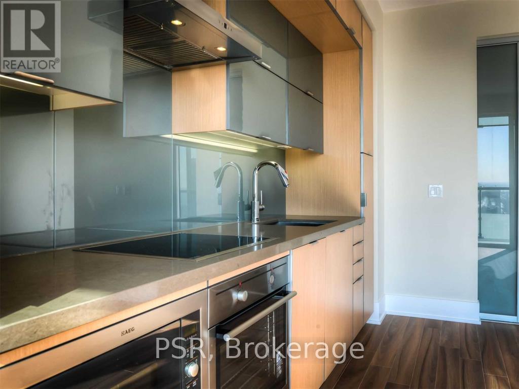 3014 - 300 Front Street W, Toronto, ON - Indoor Photo Showing Kitchen