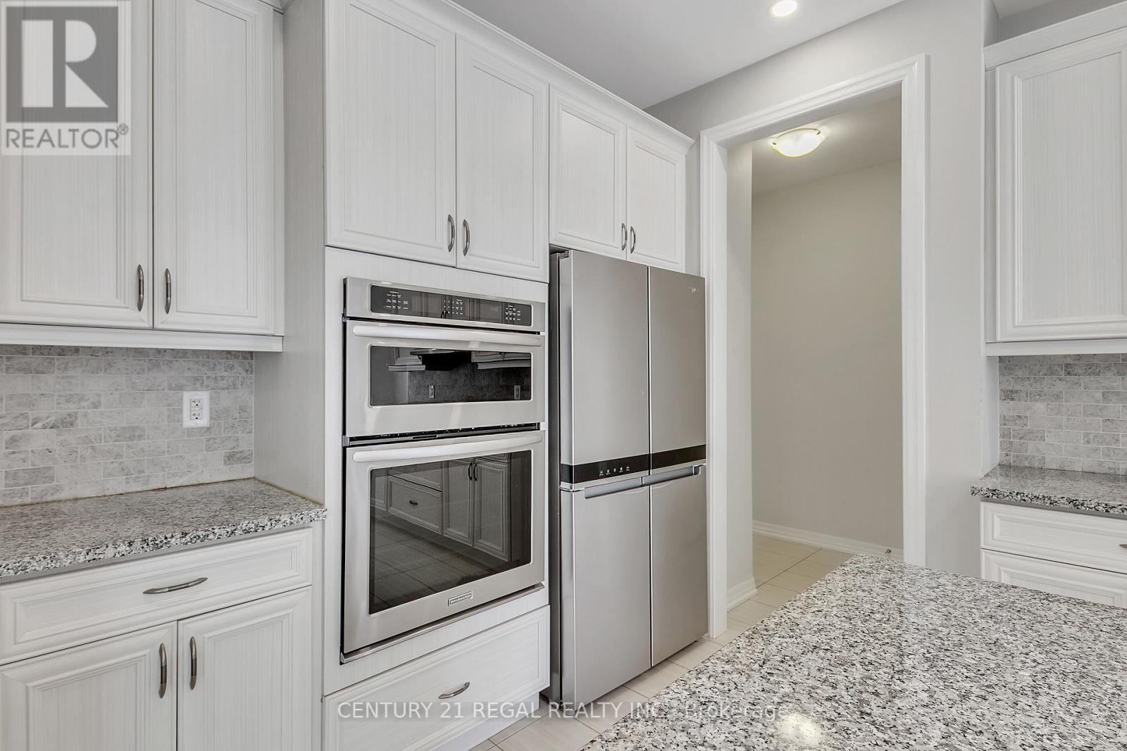 140 Cherryhurst Road, Oakville, ON - Indoor Photo Showing Kitchen