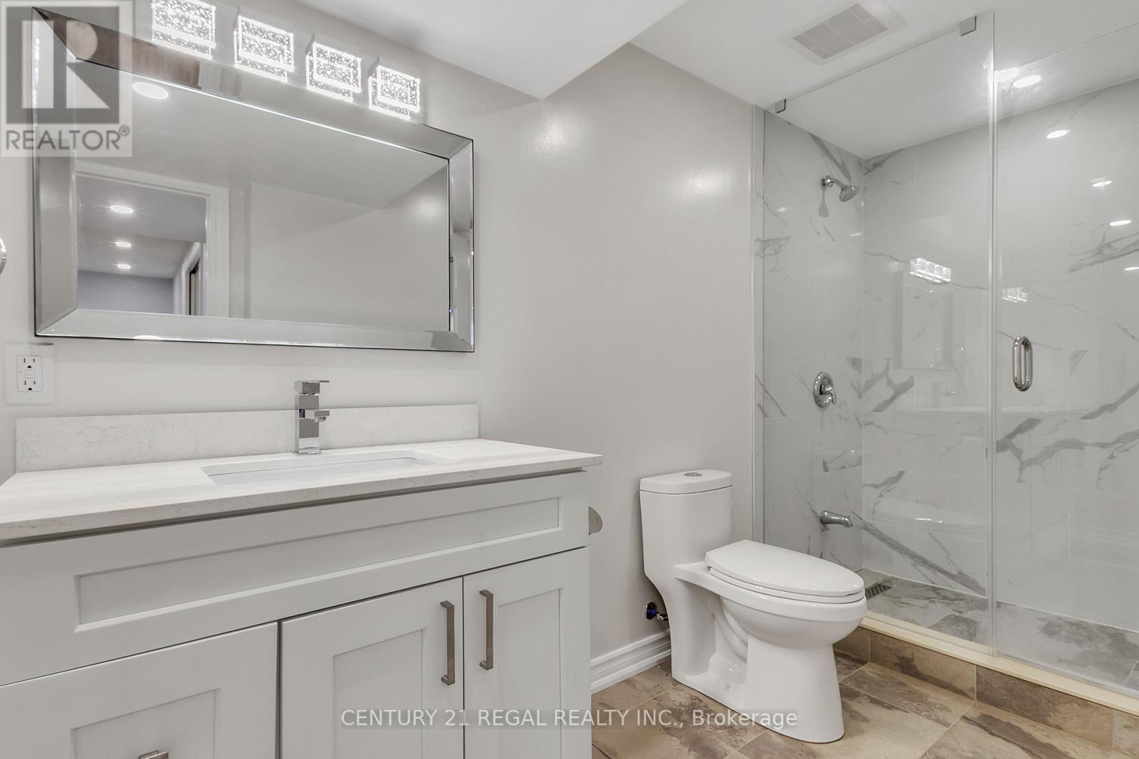 140 Cherryhurst Road, Oakville, ON - Indoor Photo Showing Bathroom