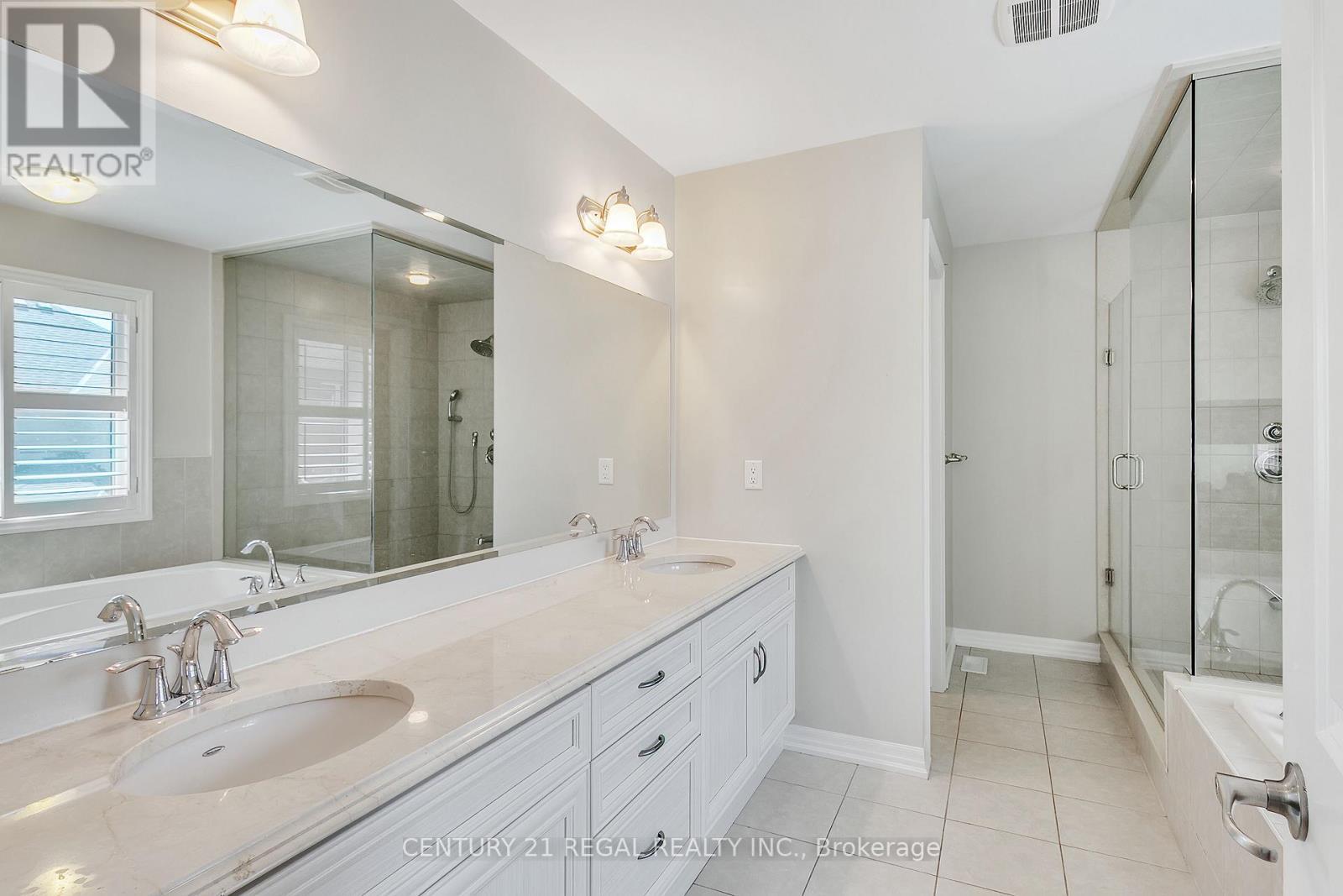 140 Cherryhurst Road, Oakville, ON - Indoor Photo Showing Bathroom