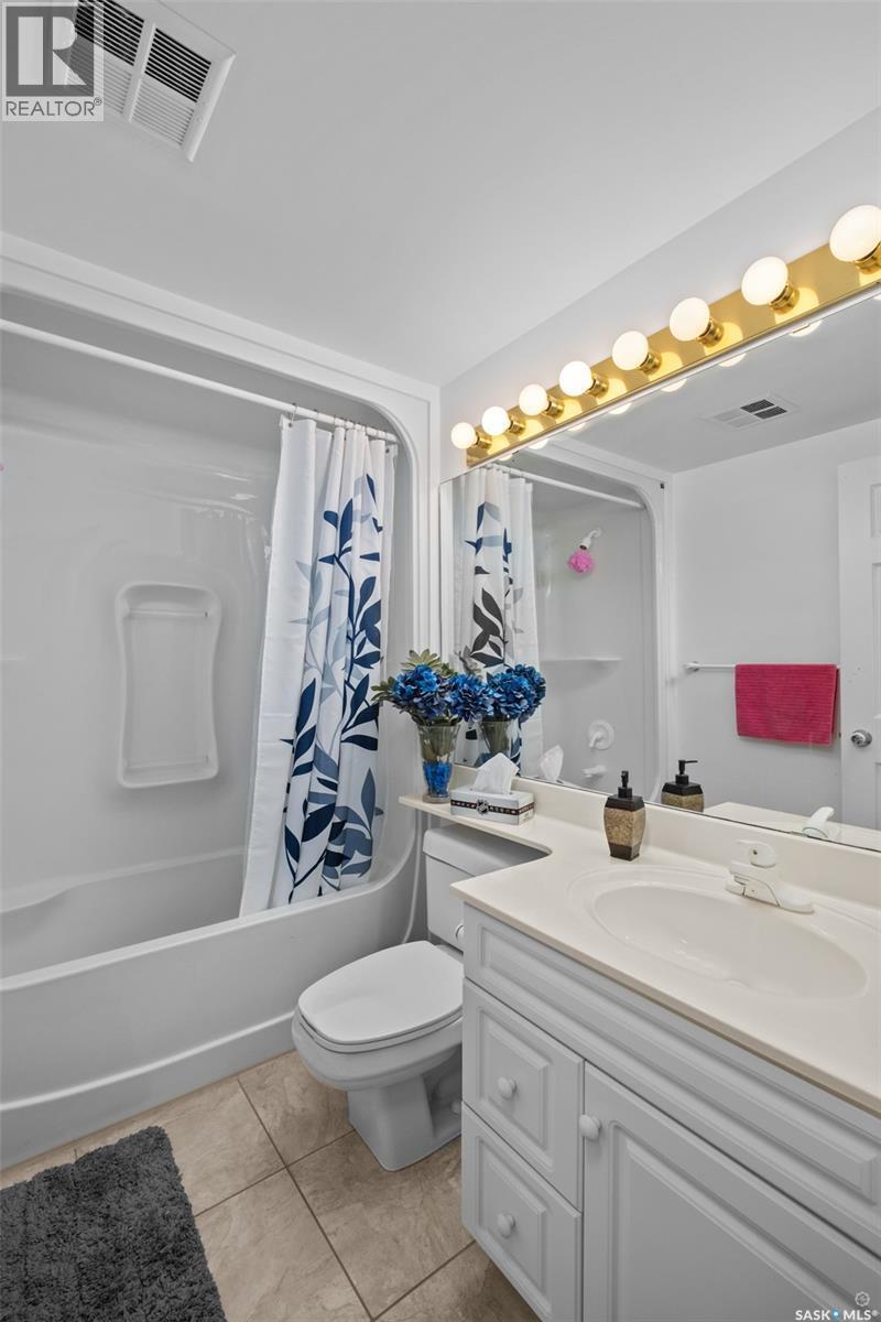 101 3590 4Th Avenue W, Prince Albert, SK - Indoor Photo Showing Bathroom
