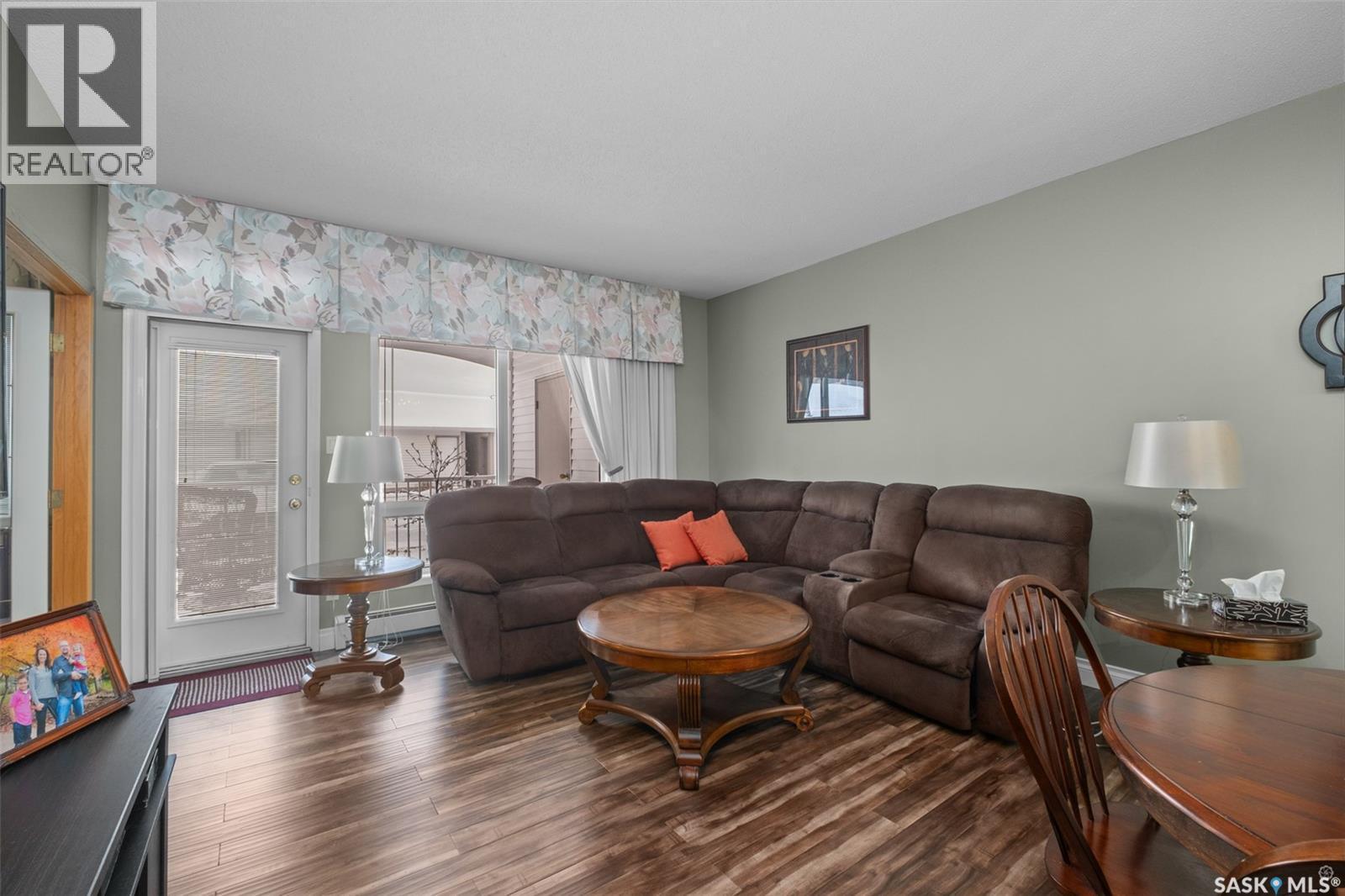 101 3590 4Th Avenue W, Prince Albert, SK - Indoor Photo Showing Living Room