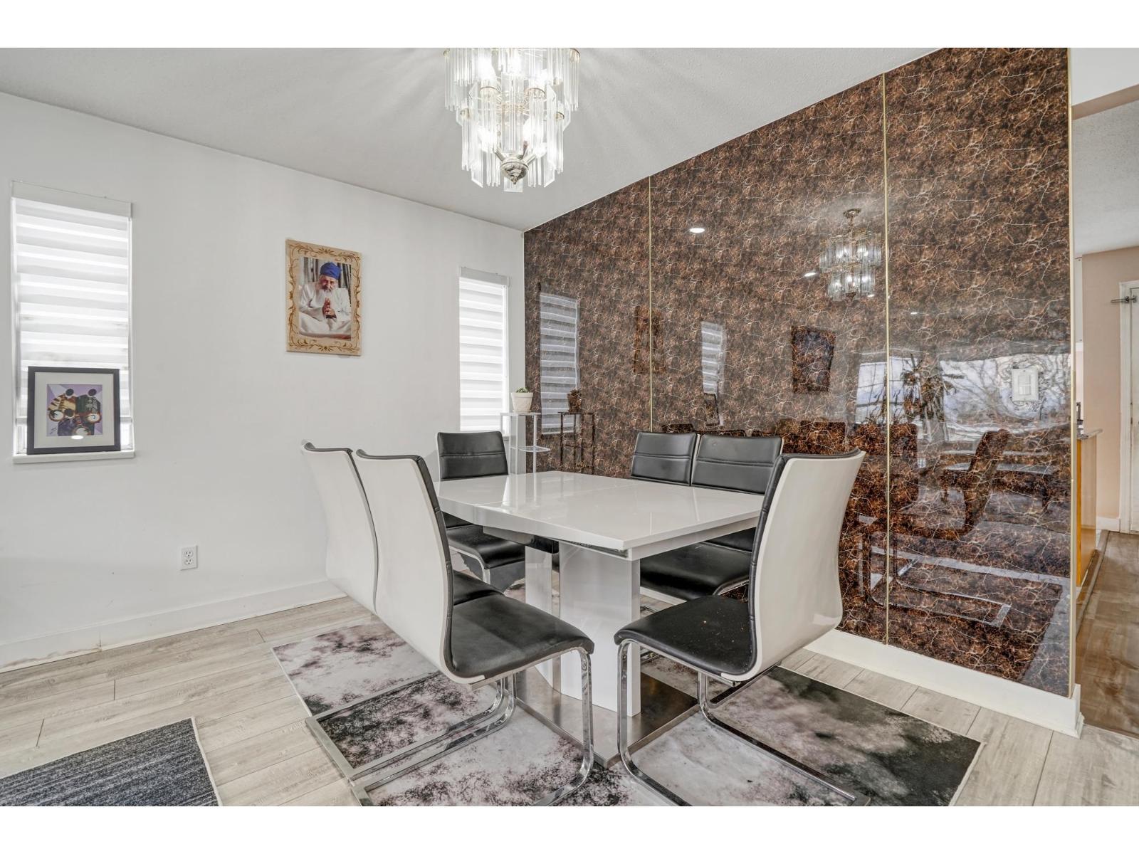 11866 98 Avenue, Surrey, BC - Indoor Photo Showing Dining Room