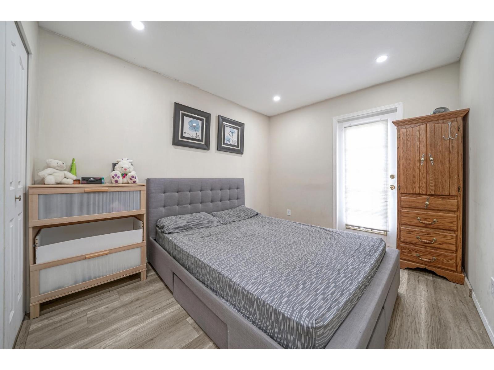 11866 98 Avenue, Surrey, BC - Indoor Photo Showing Bedroom