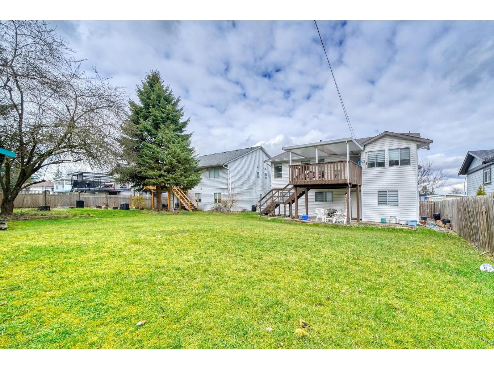 11866 98 Avenue, Surrey, BC - Outdoor