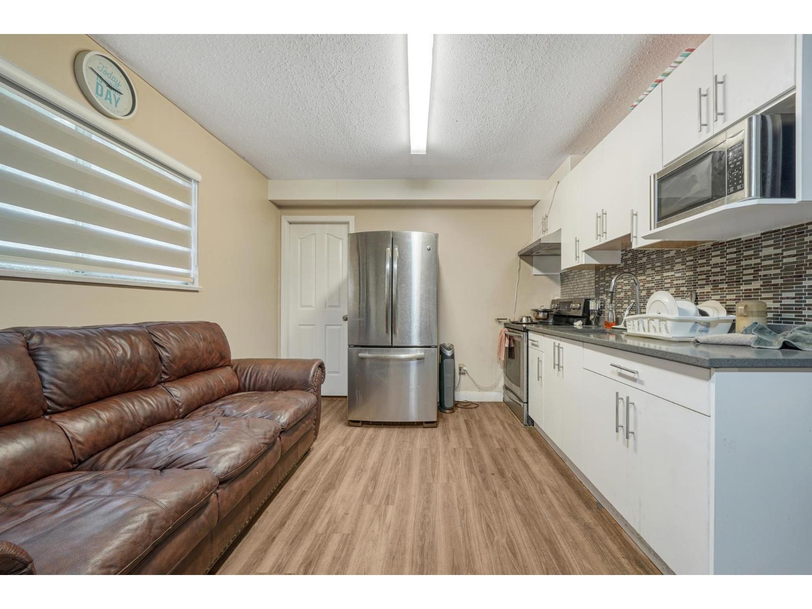 11866 98 Avenue, Surrey, BC - Indoor Photo Showing Kitchen