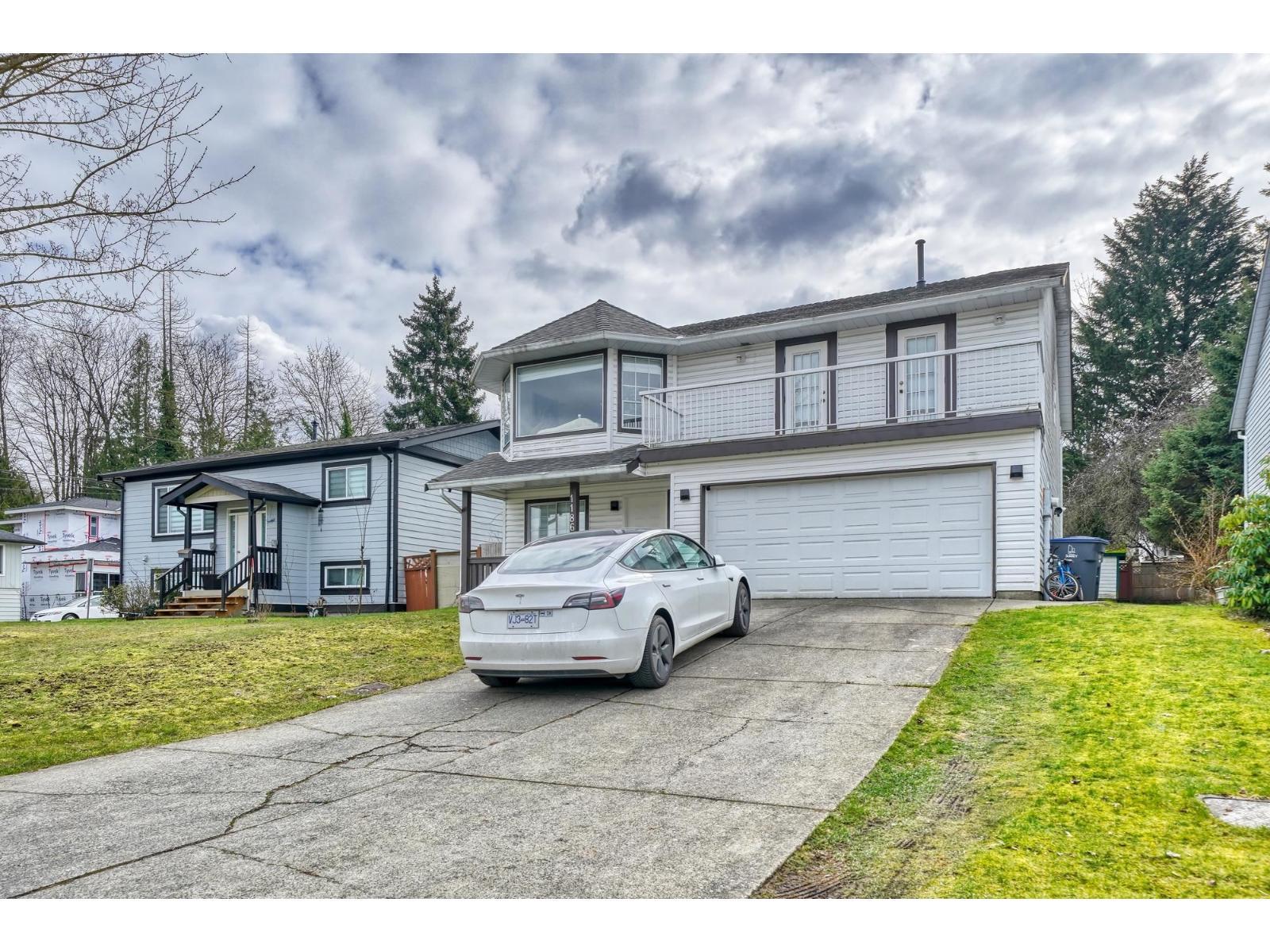 11866 98 Avenue, Surrey, BC - Outdoor With Facade