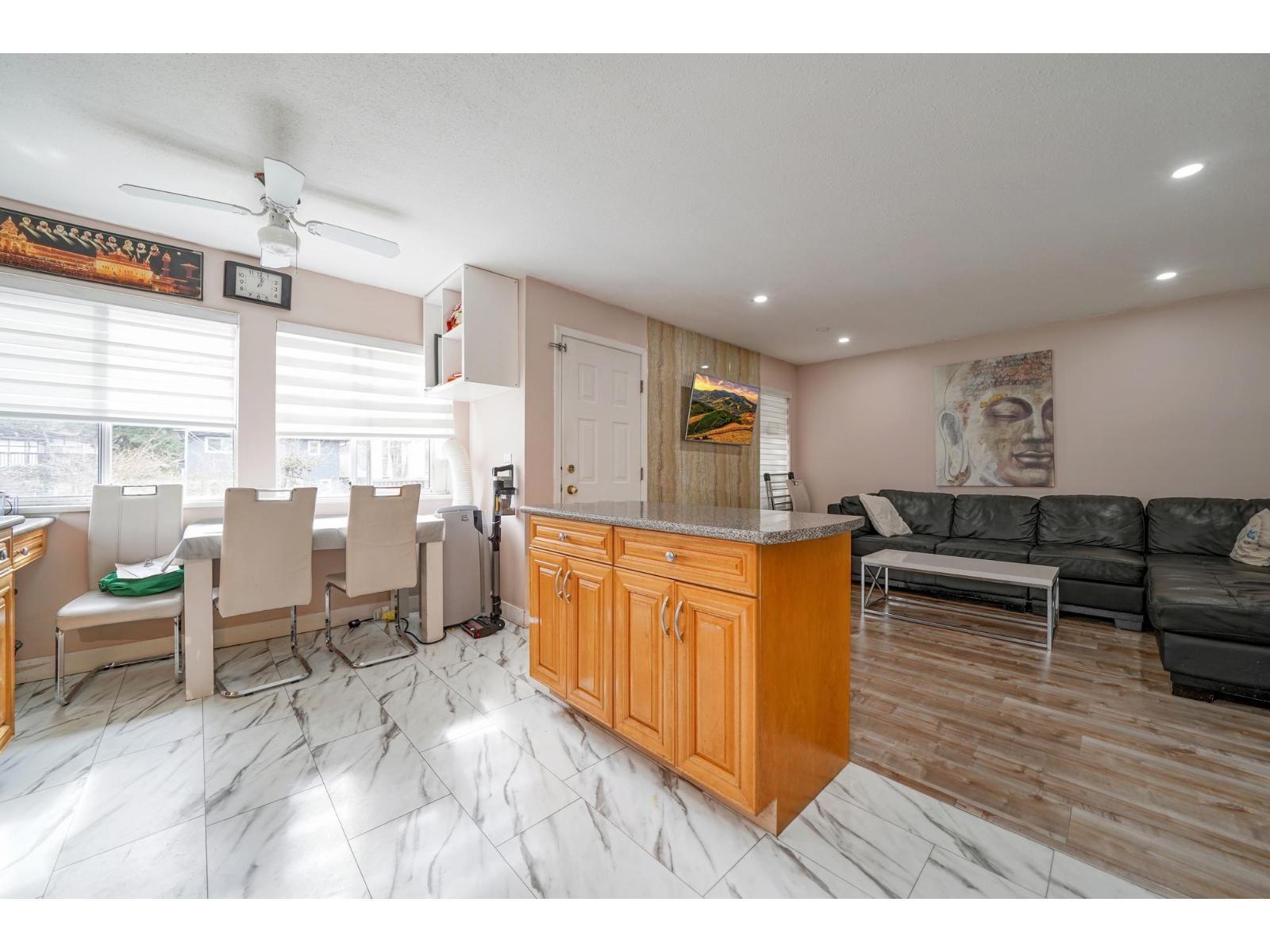 11866 98 Avenue, Surrey, BC - Indoor