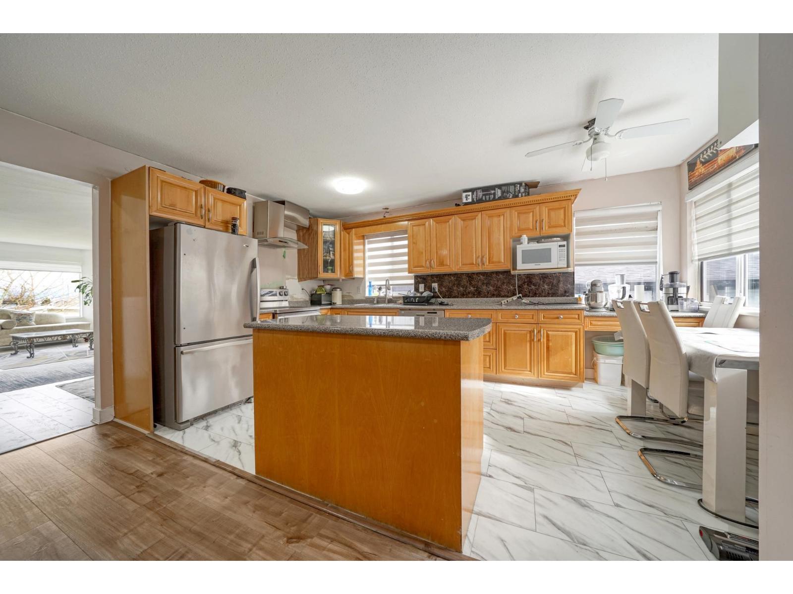 11866 98 Avenue, Surrey, BC - Indoor Photo Showing Kitchen