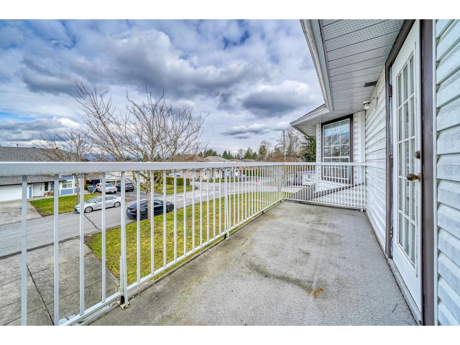 11866 98 Avenue, Surrey, BC - Outdoor