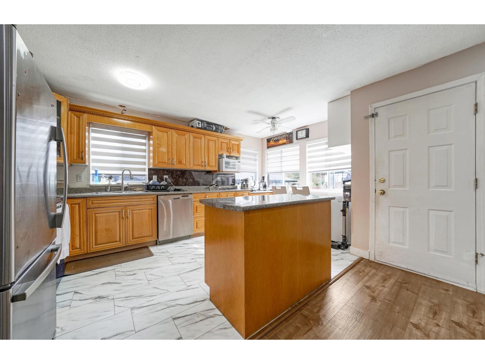 11866 98 Avenue, Surrey, BC - Indoor Photo Showing Kitchen