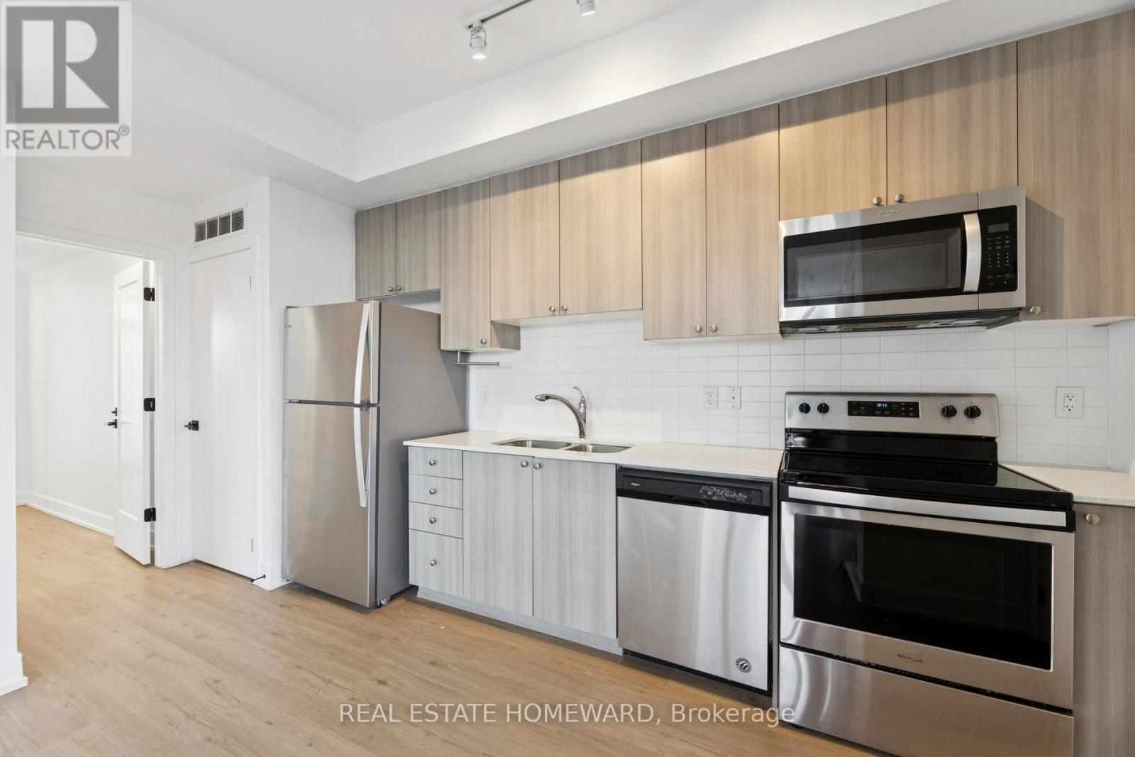 21 - 1245 Bayly Street, Pickering, ON - Indoor Photo Showing Kitchen With Double Sink