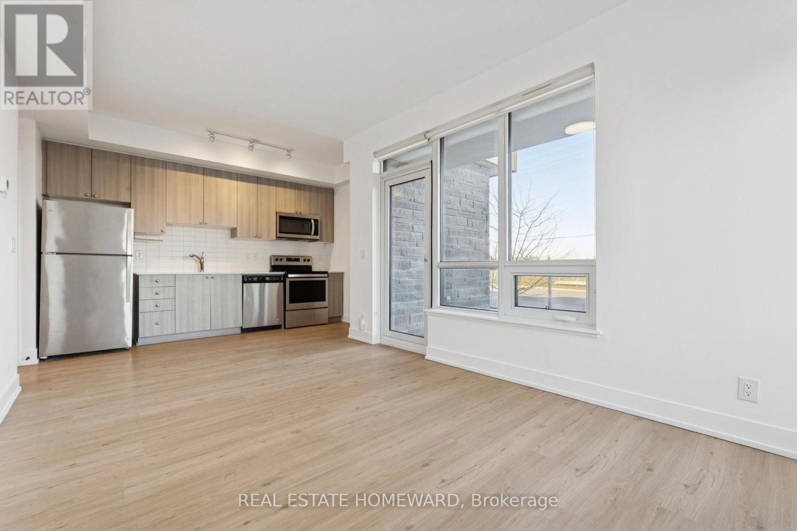 21 - 1245 Bayly Street, Pickering, ON - Indoor Photo Showing Kitchen