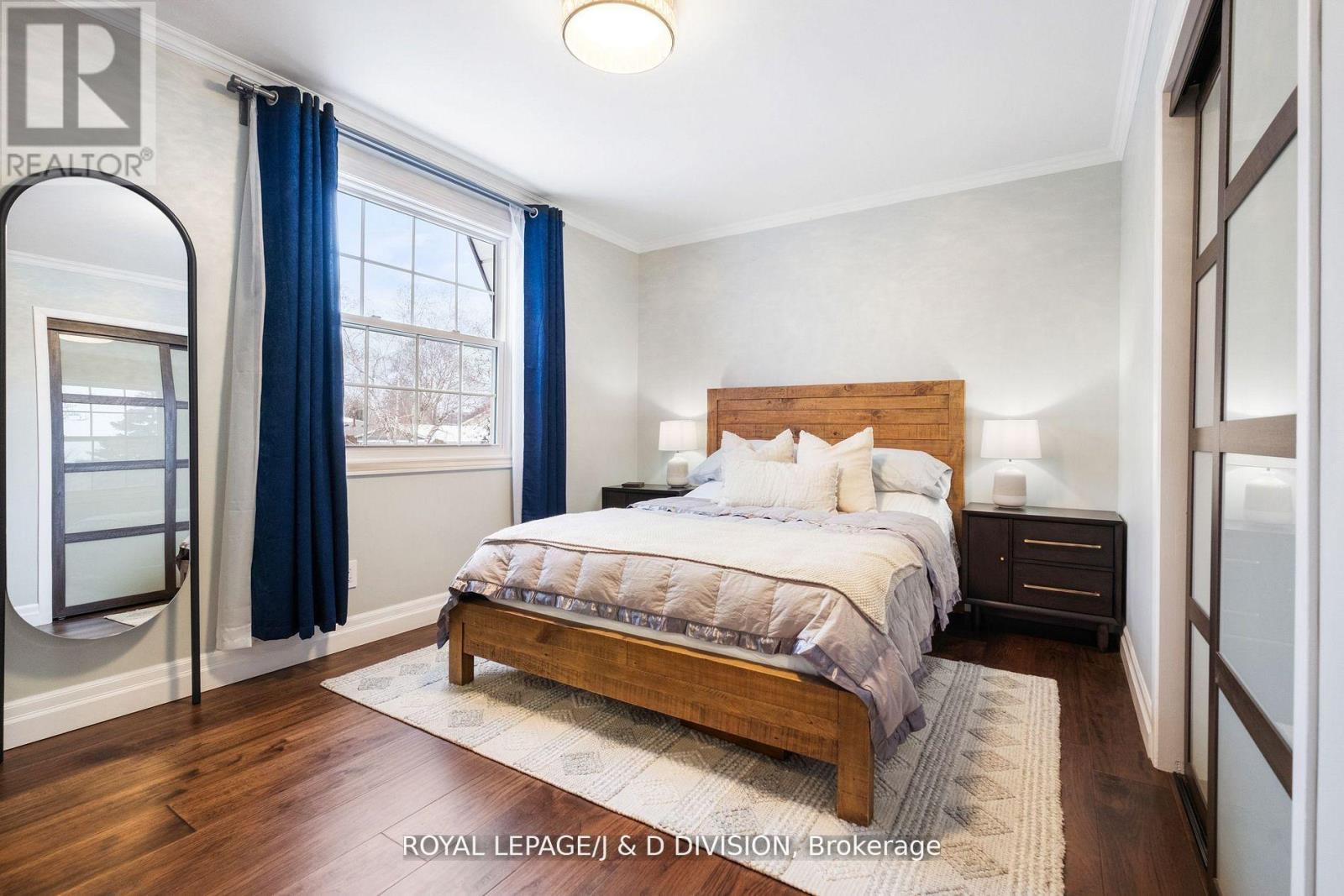 4226 Longmoor Drive, Burlington, ON - Indoor Photo Showing Bedroom