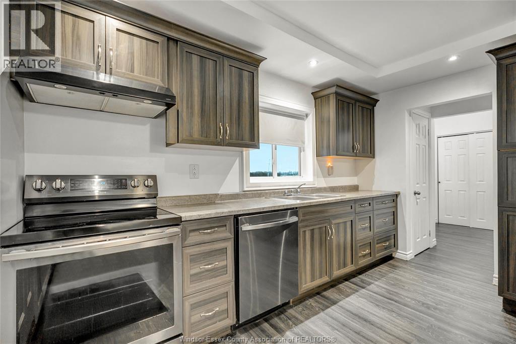 6125 Essex Kent Road, Tilbury North, ON - Indoor Photo Showing Kitchen