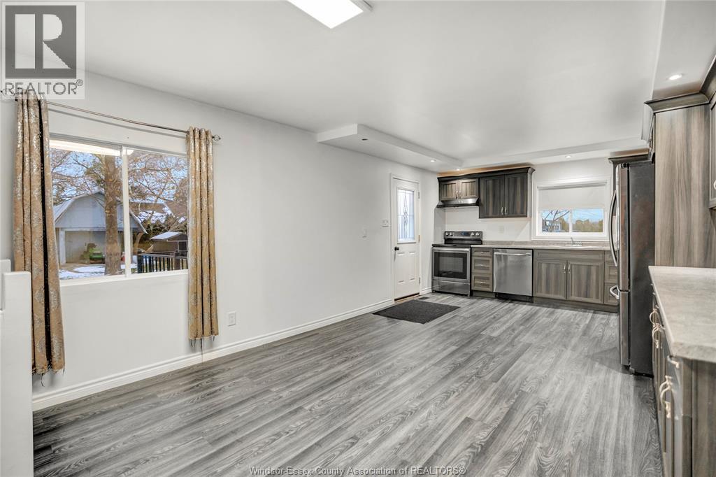 6125 Essex Kent Road, Tilbury North, ON - Indoor Photo Showing Kitchen