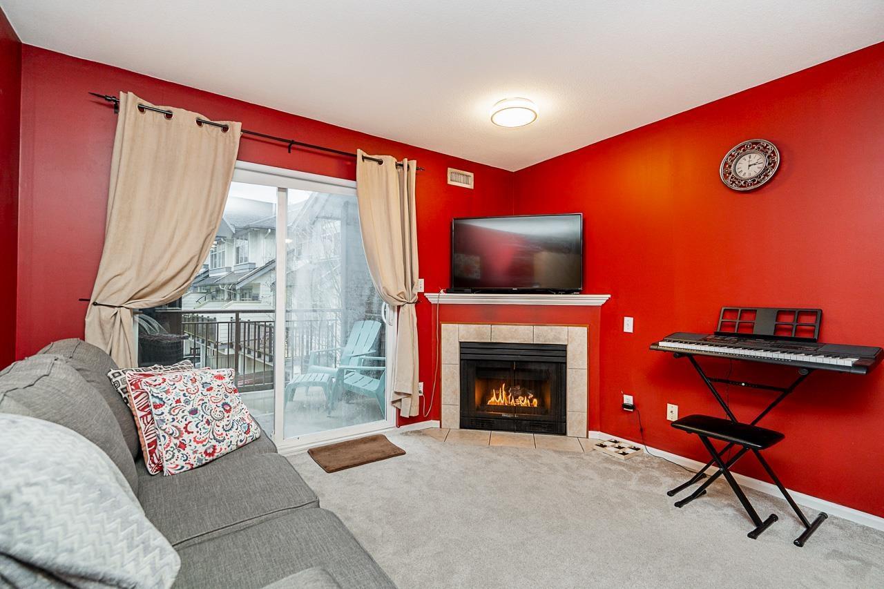 4 8814 216 Street, Langley, BC - Indoor With Fireplace