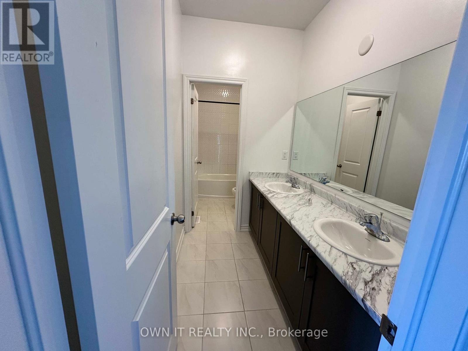 873 Rexton Drive, Oshawa, ON - Indoor Photo Showing Bathroom