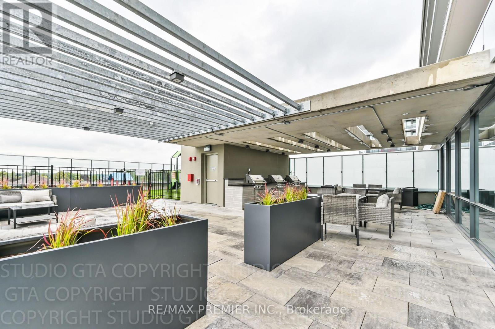 Ph 1005 - 4800 Hwy 7, Vaughan, ON - Outdoor