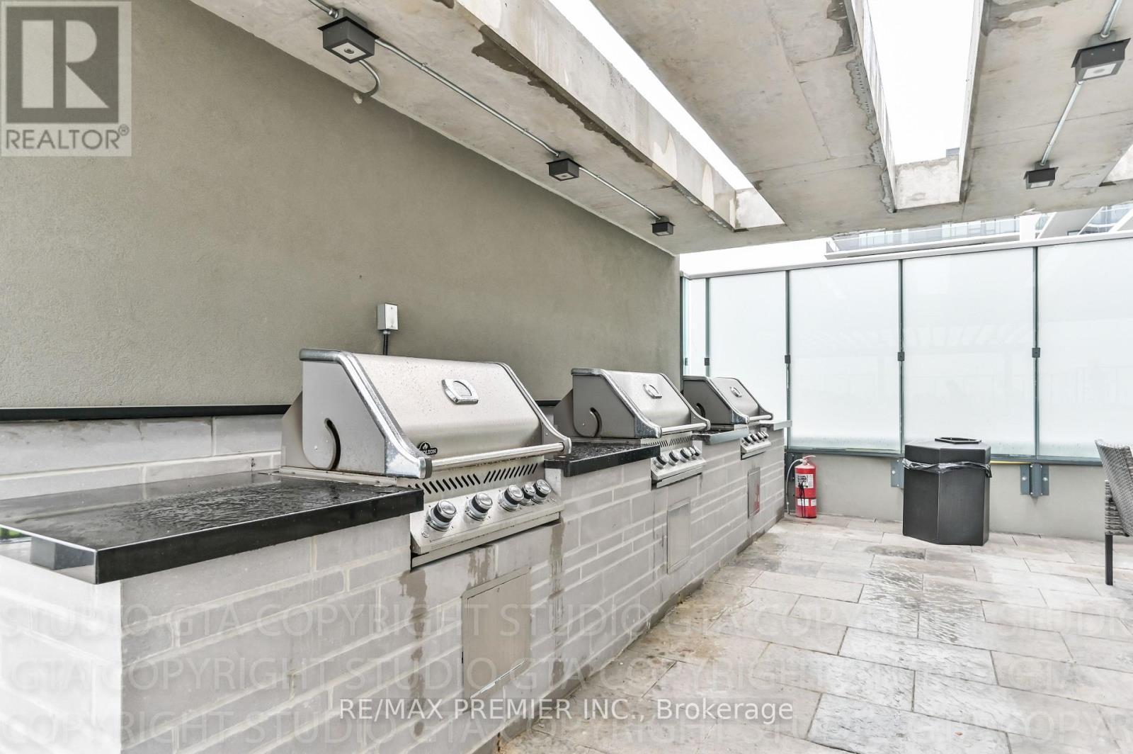 Ph 1005 - 4800 Hwy 7, Vaughan, ON -