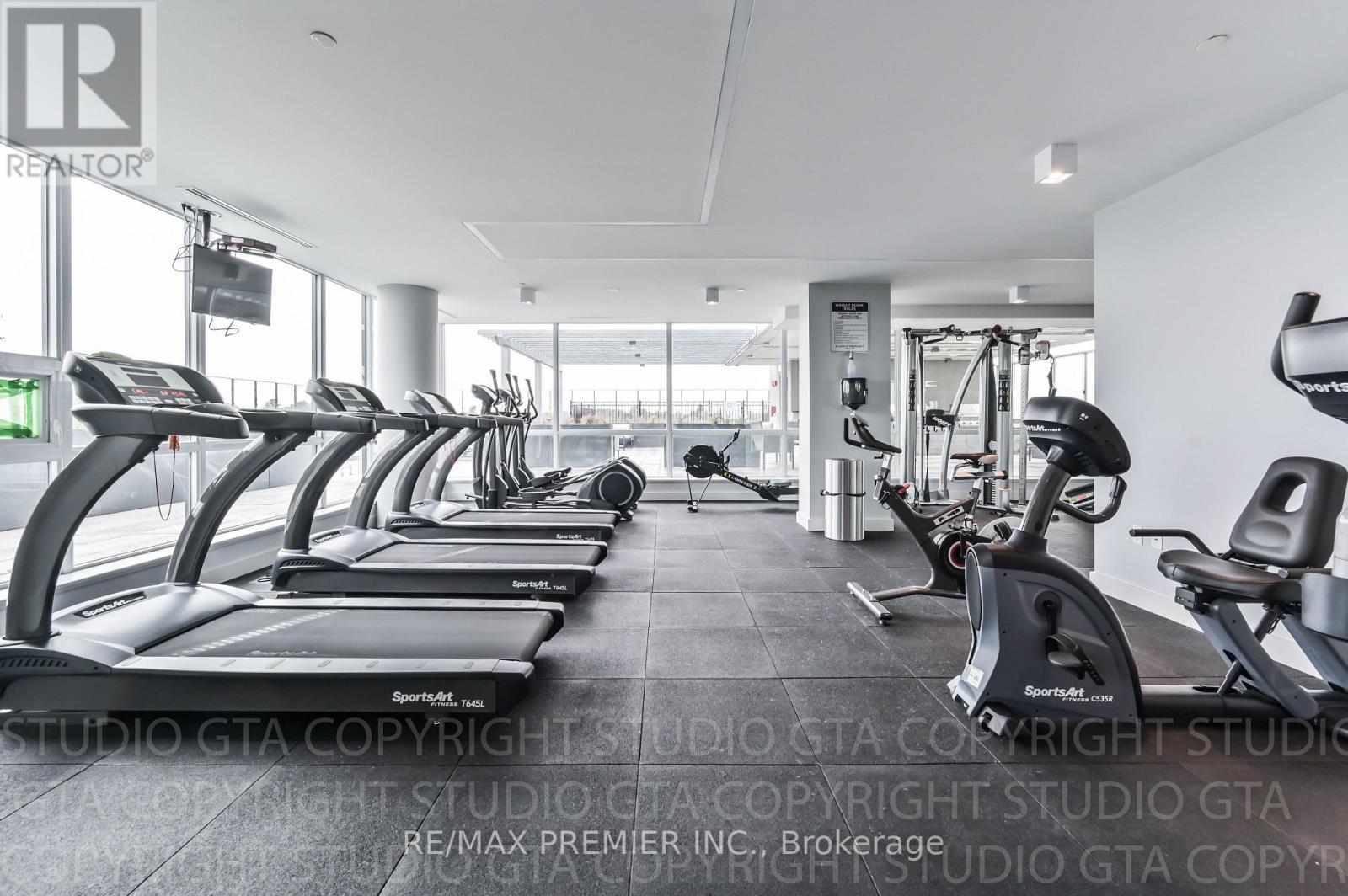 Ph 1005 - 4800 Hwy 7, Vaughan, ON - Indoor Photo Showing Gym Room