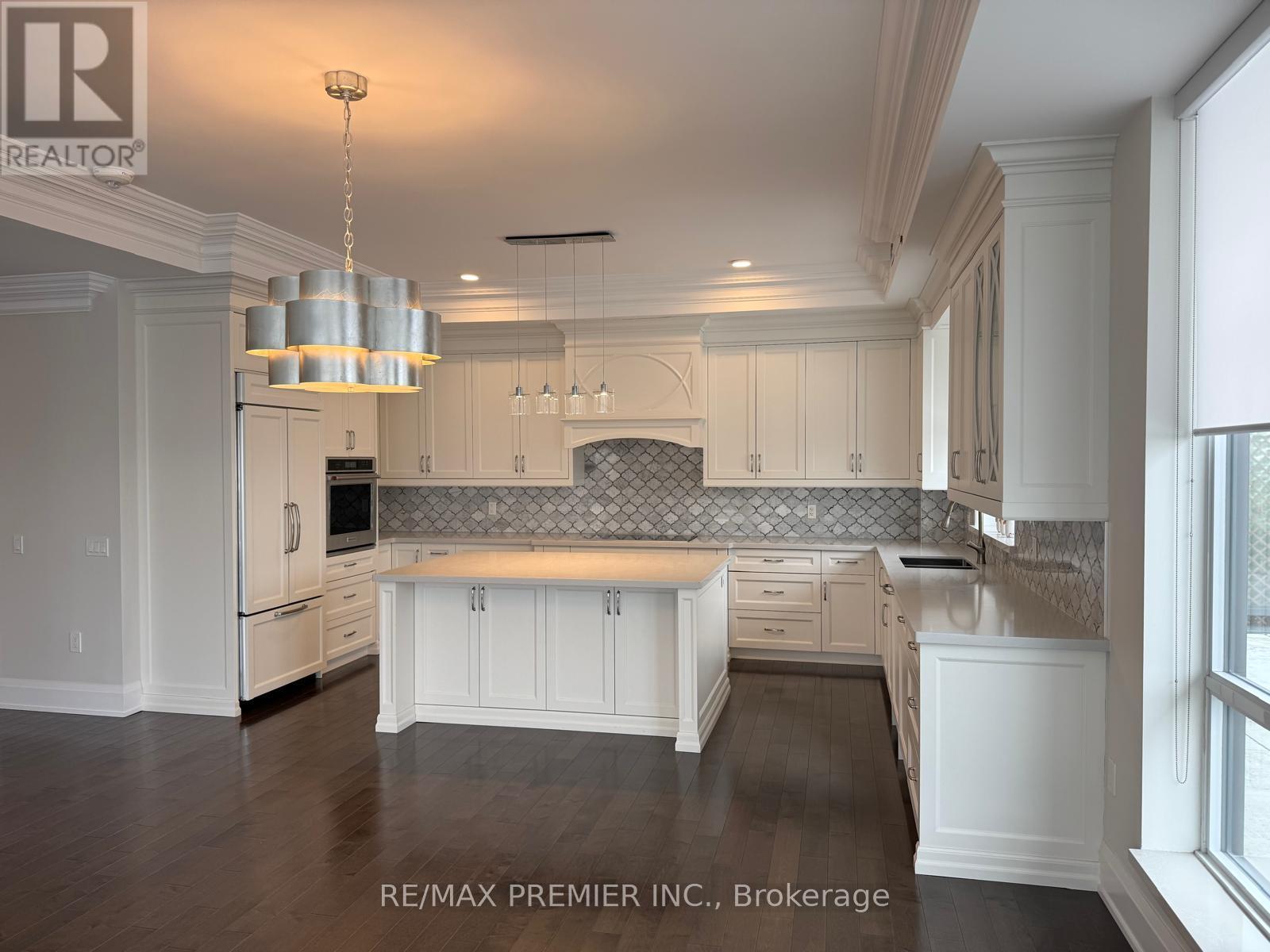 Ph 1005 - 4800 Hwy 7, Vaughan, ON - Indoor Photo Showing Kitchen