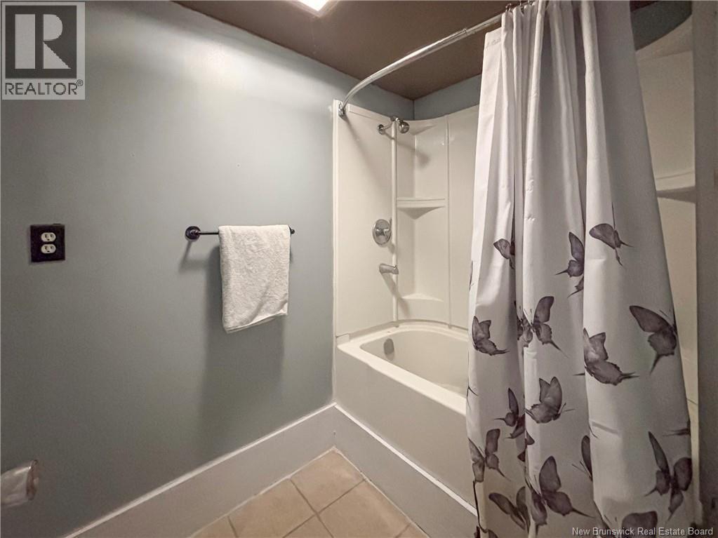 Basement Shower Room - 5 Bartlett Avenue, Hampton, NB - Indoor Photo Showing Bathroom