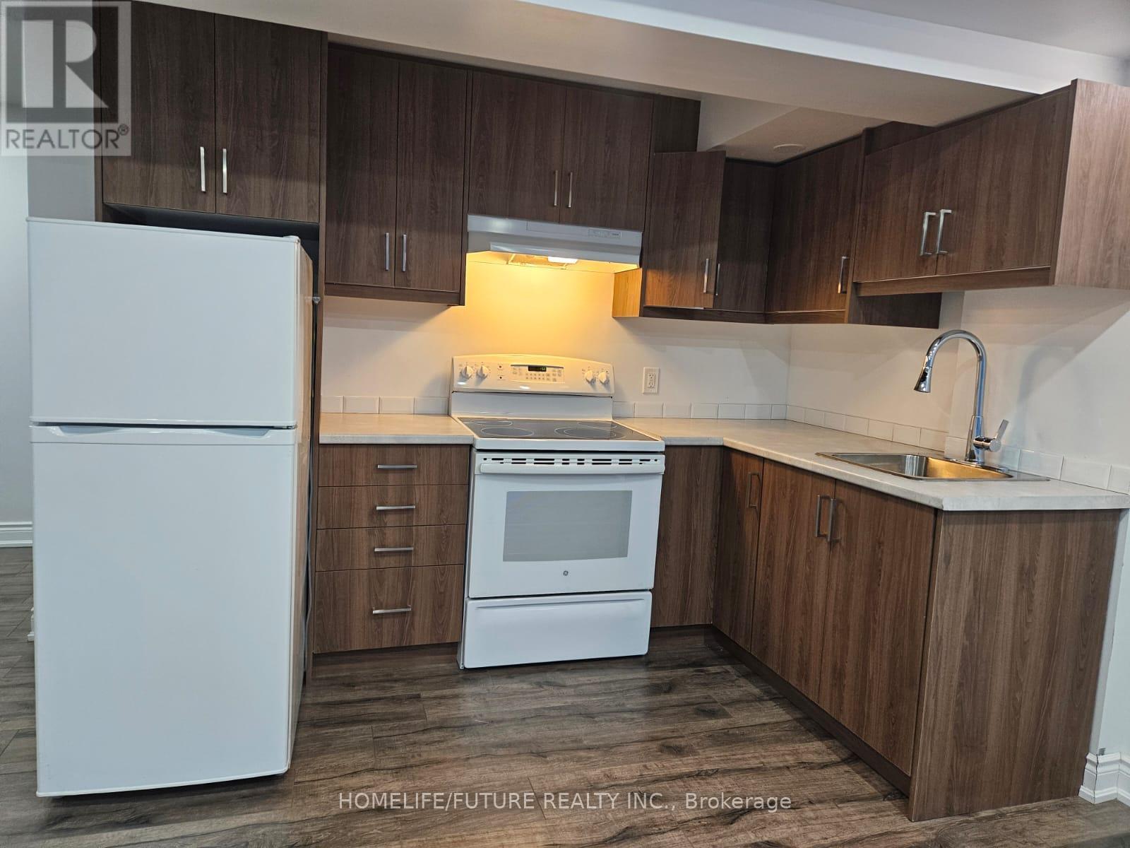 Bsmt - 26 Felix Close, Brampton, ON - Indoor Photo Showing Kitchen
