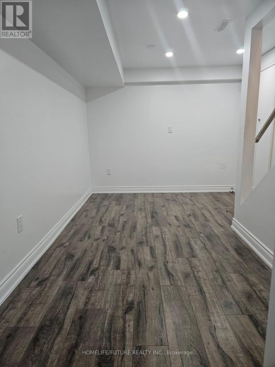 Bsmt - 26 Felix Close, Brampton, ON - Indoor Photo Showing Other Room