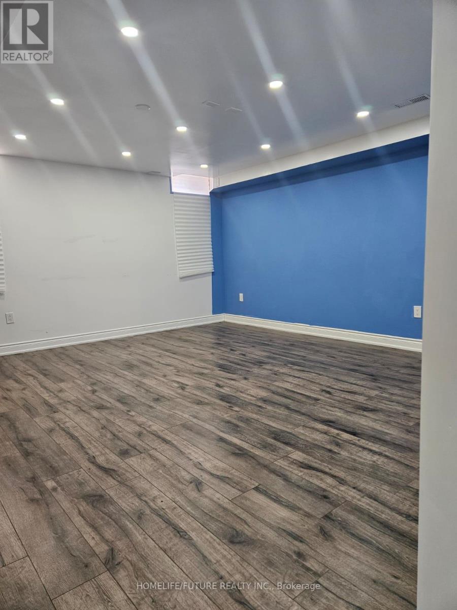 Bsmt - 26 Felix Close, Brampton, ON - Indoor Photo Showing Other Room