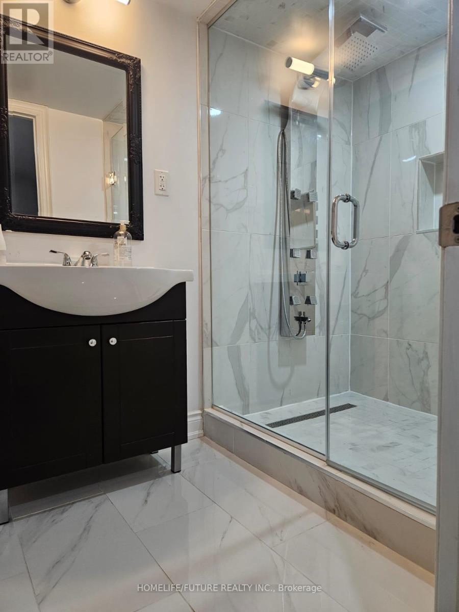 Bsmt - 26 Felix Close, Brampton, ON - Indoor Photo Showing Bathroom