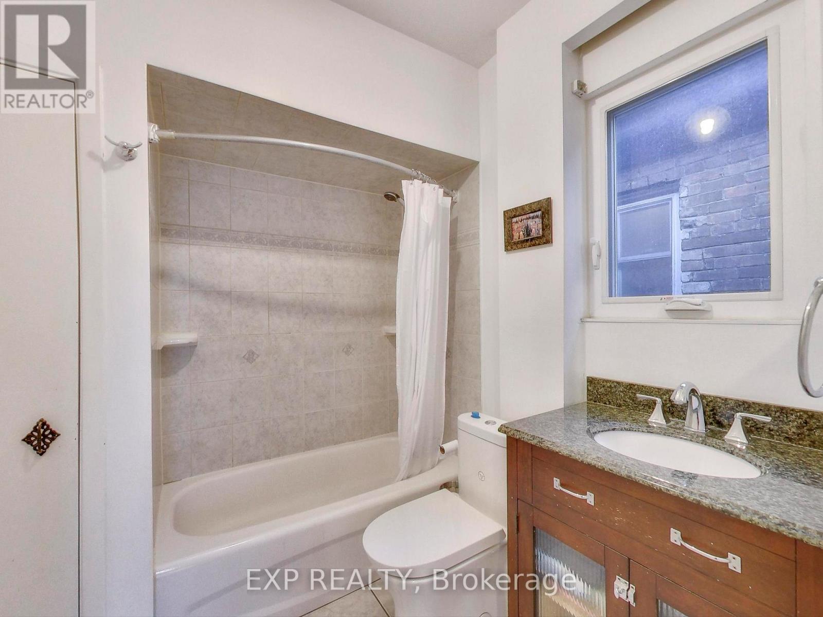 29 Cloverdale Road, Toronto, ON - Indoor Photo Showing Bathroom
