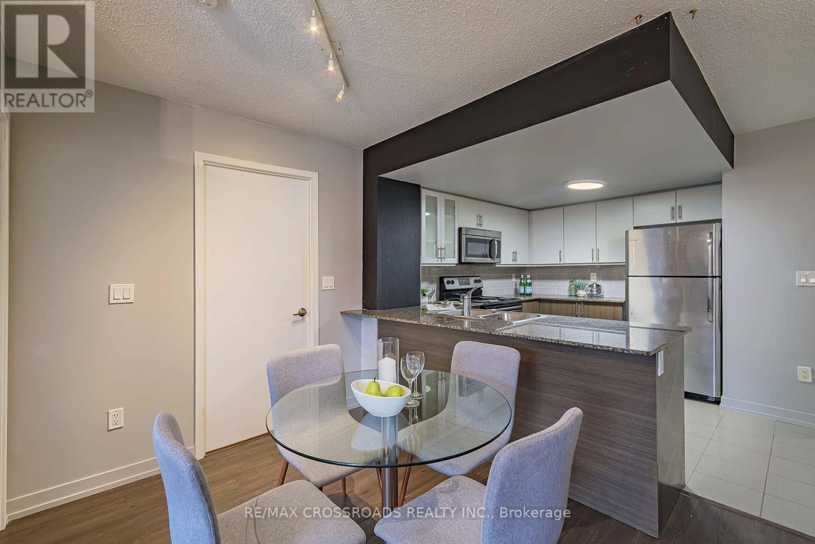 114 - 812 Lansdowne Avenue, Toronto, ON - Indoor Photo Showing Dining Room
