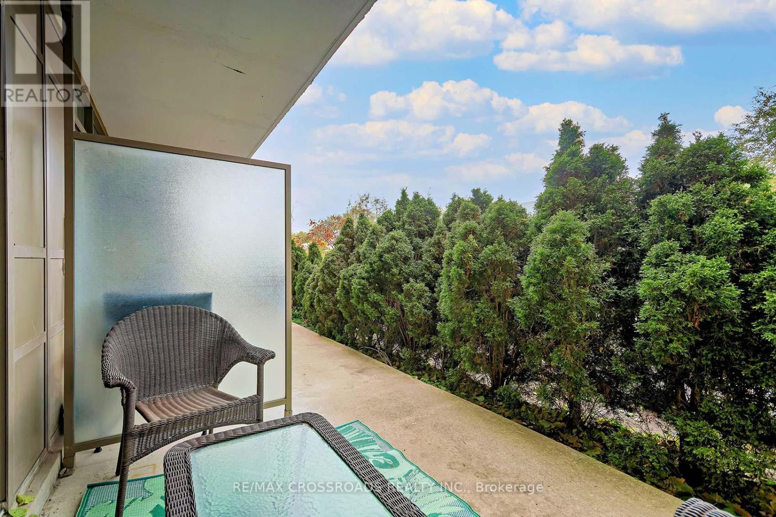 114 - 812 Lansdowne Avenue, Toronto, ON - Outdoor