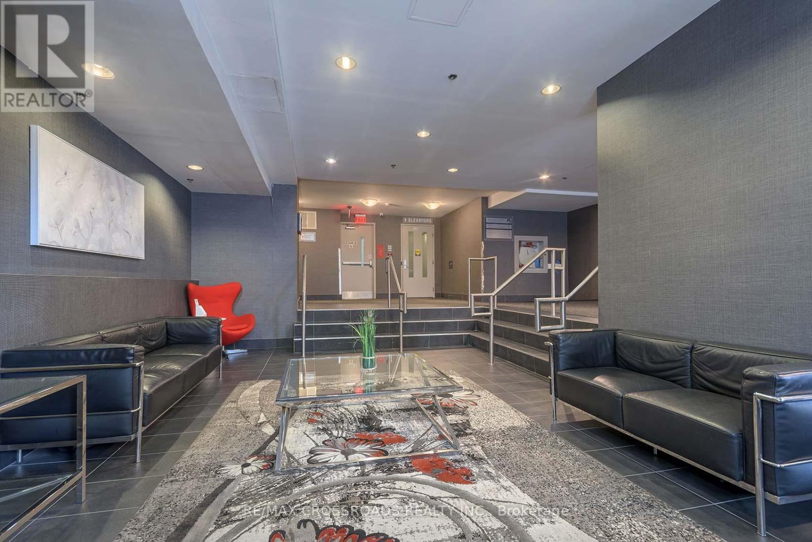 114 - 812 Lansdowne Avenue, Toronto, ON - Indoor Photo Showing Other Room