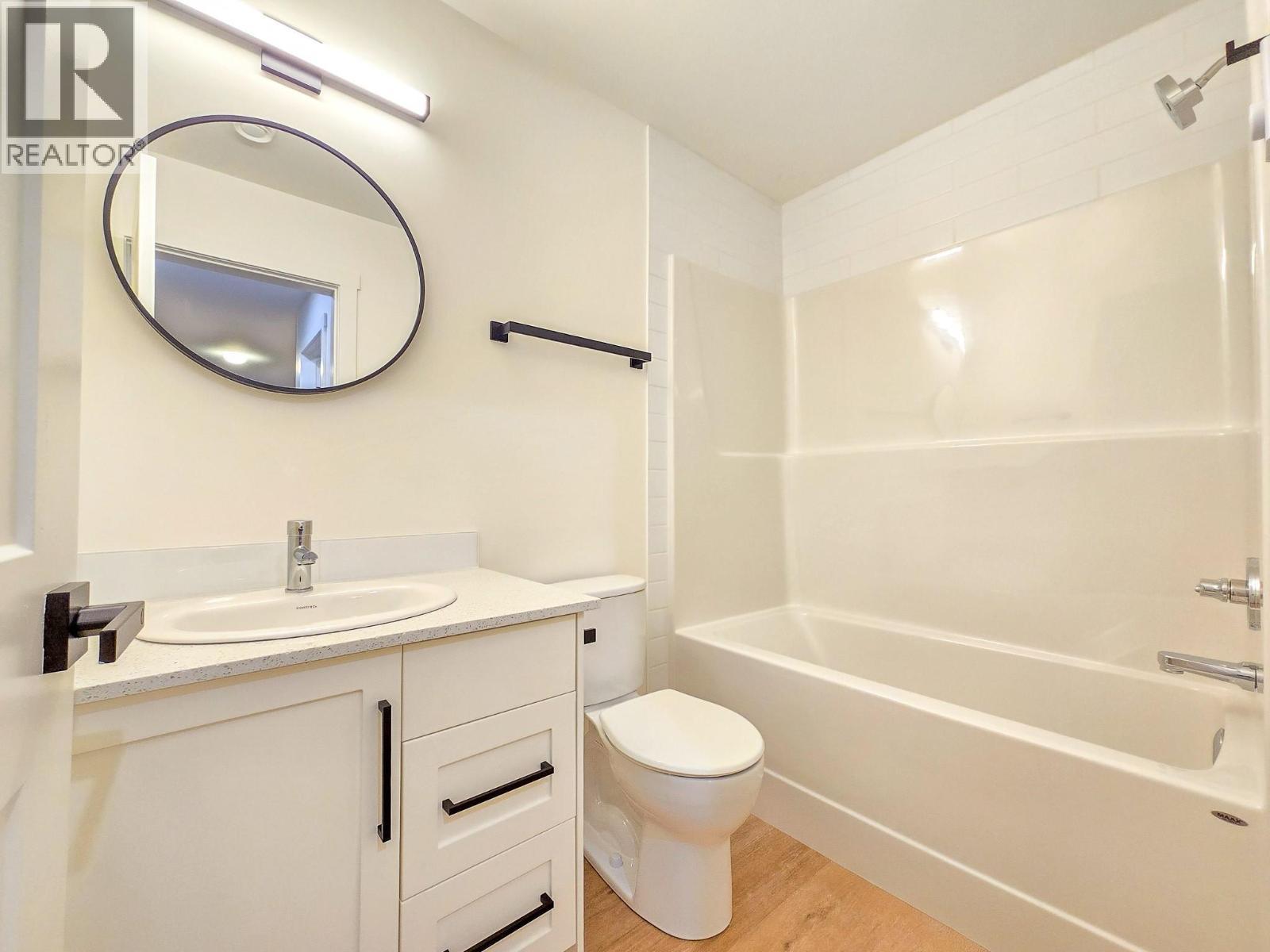 2098 Pine Tree Way Unit# 42, Invermere, BC - Indoor Photo Showing Bathroom