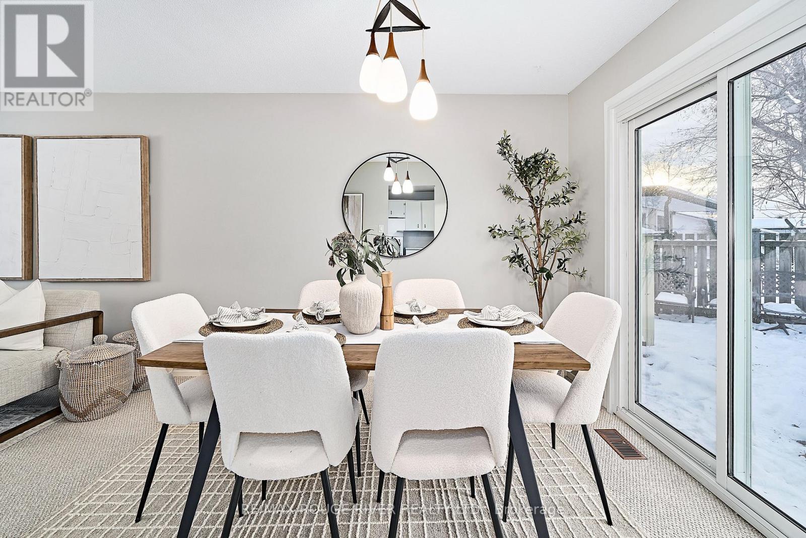 1719 Stewartcroft Crescent, Peterborough (Monaghan Ward 2), ON - Indoor Photo Showing Dining Room