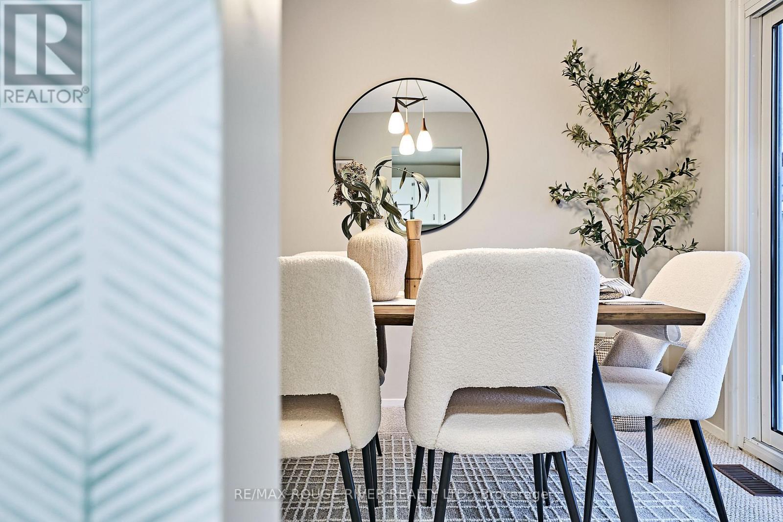 1719 Stewartcroft Crescent, Peterborough (Monaghan Ward 2), ON - Indoor