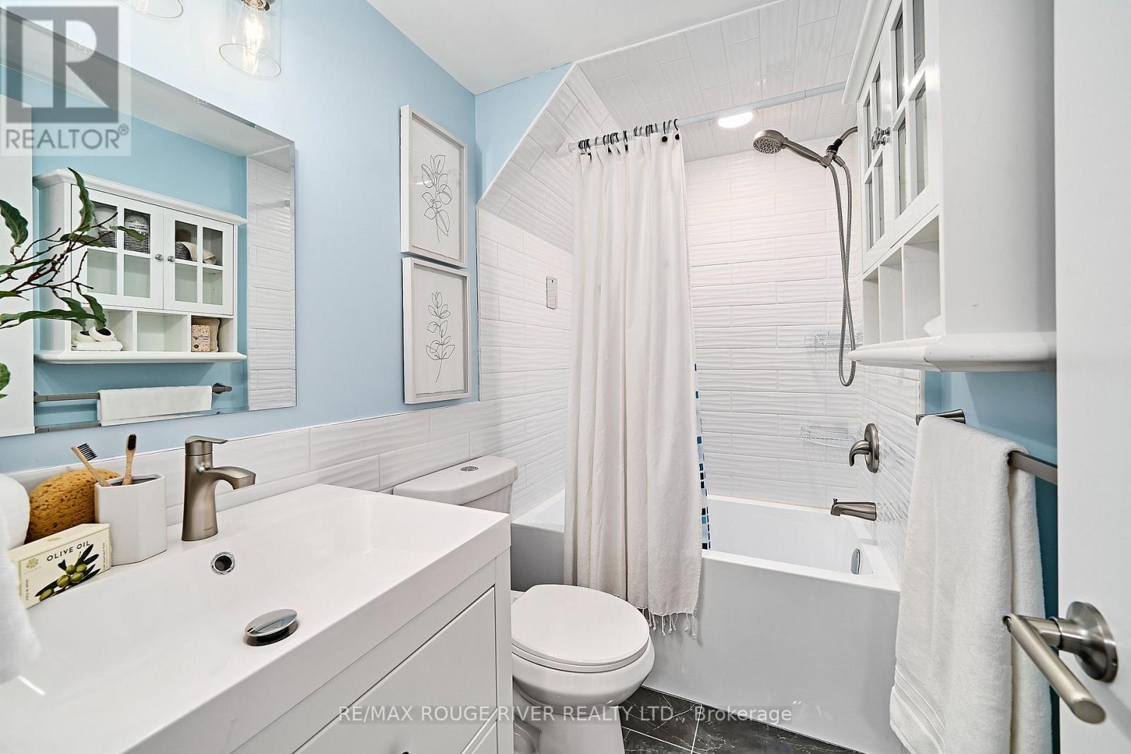 1719 Stewartcroft Crescent, Peterborough (Monaghan Ward 2), ON - Indoor Photo Showing Bathroom