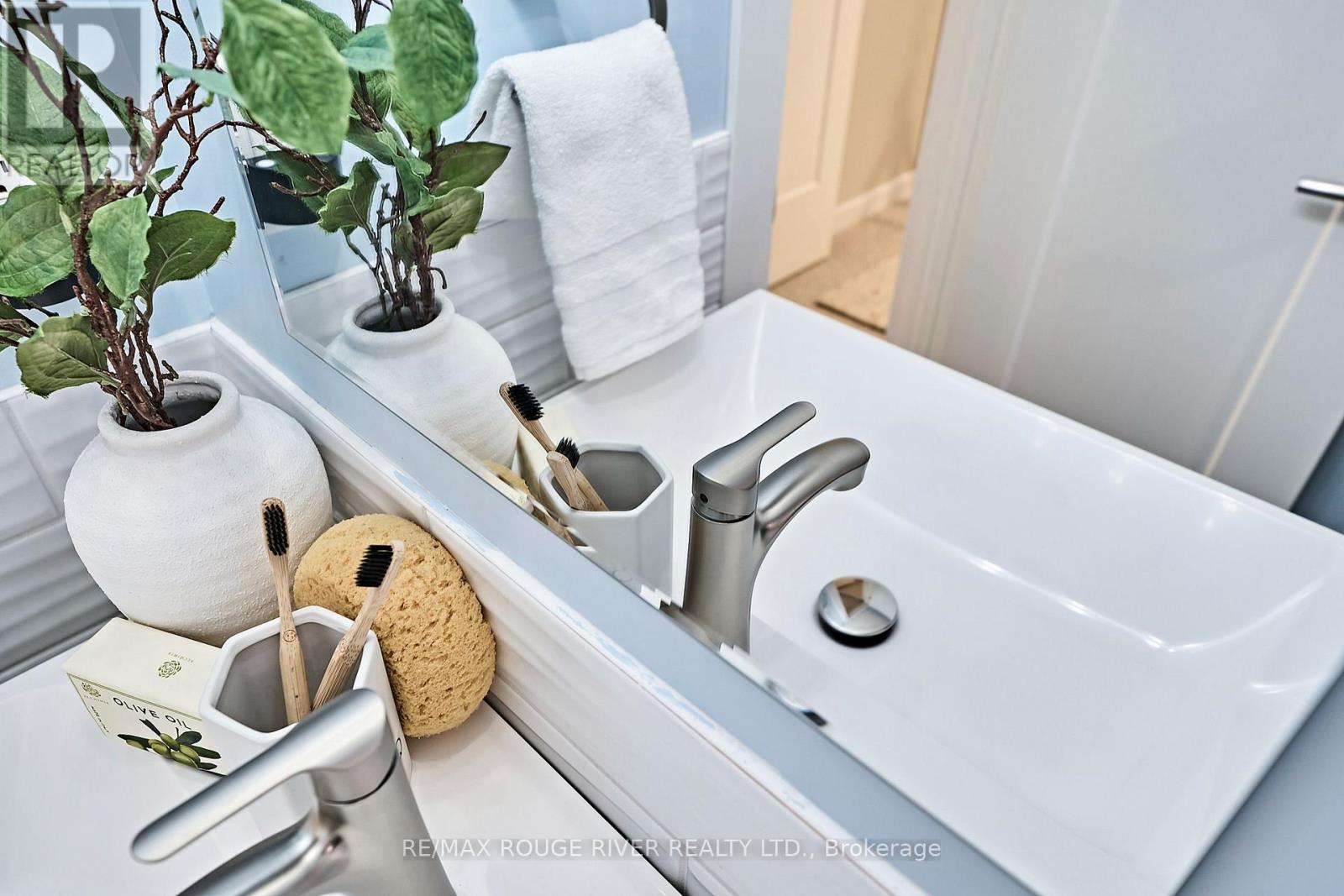 1719 Stewartcroft Crescent, Peterborough (Monaghan Ward 2), ON - Indoor