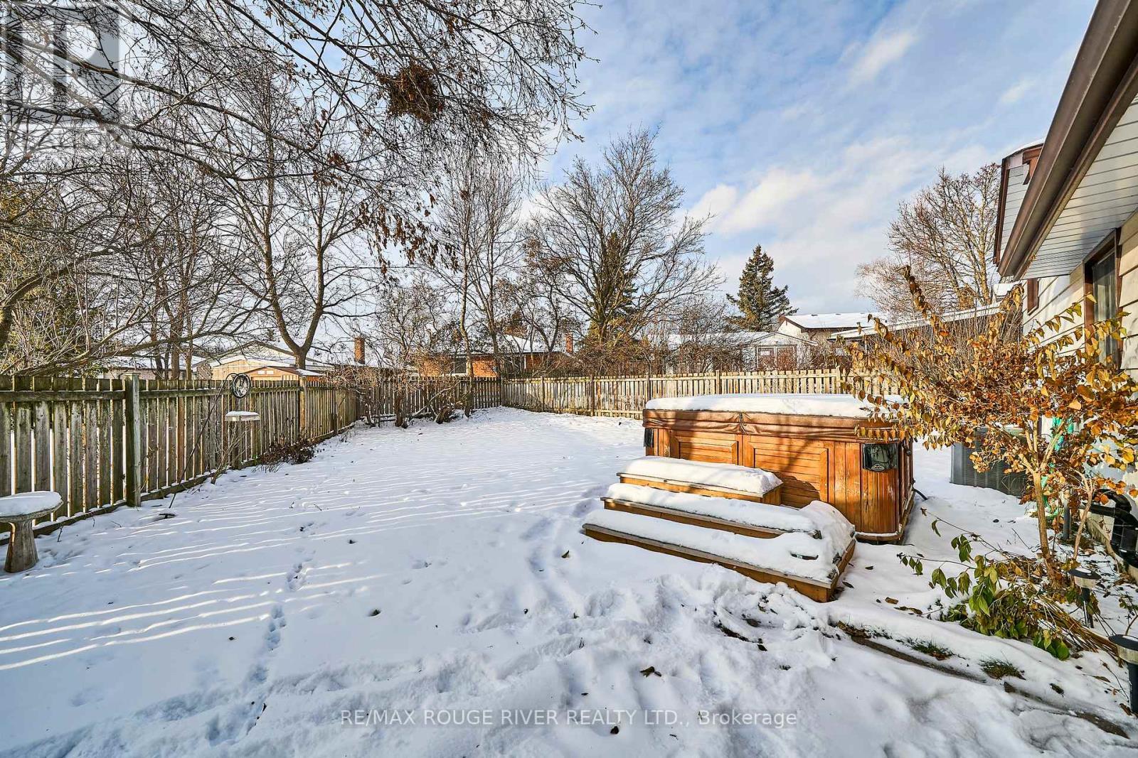 1719 Stewartcroft Crescent, Peterborough (Monaghan Ward 2), ON - Outdoor