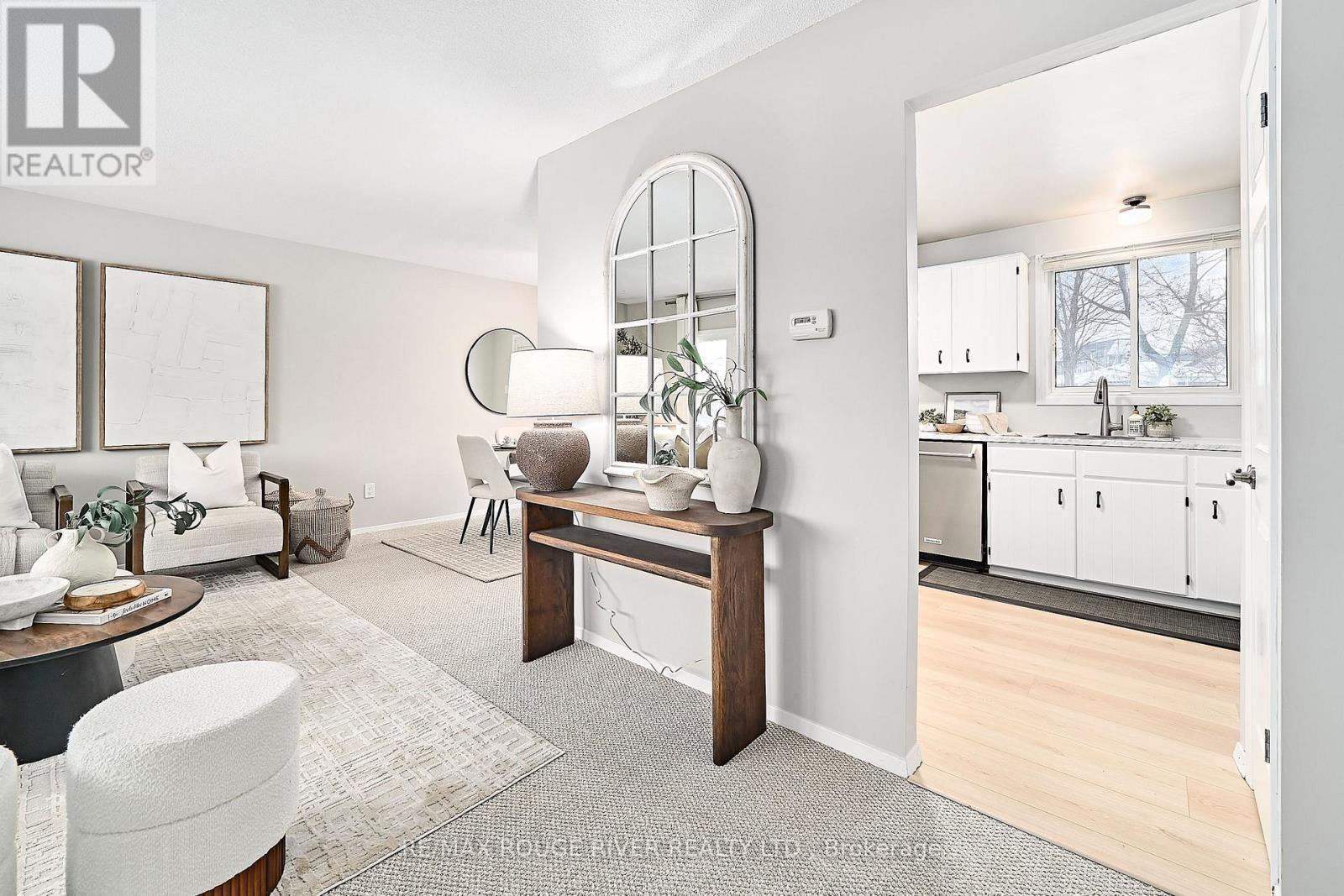 1719 Stewartcroft Crescent, Peterborough (Monaghan Ward 2), ON - Indoor