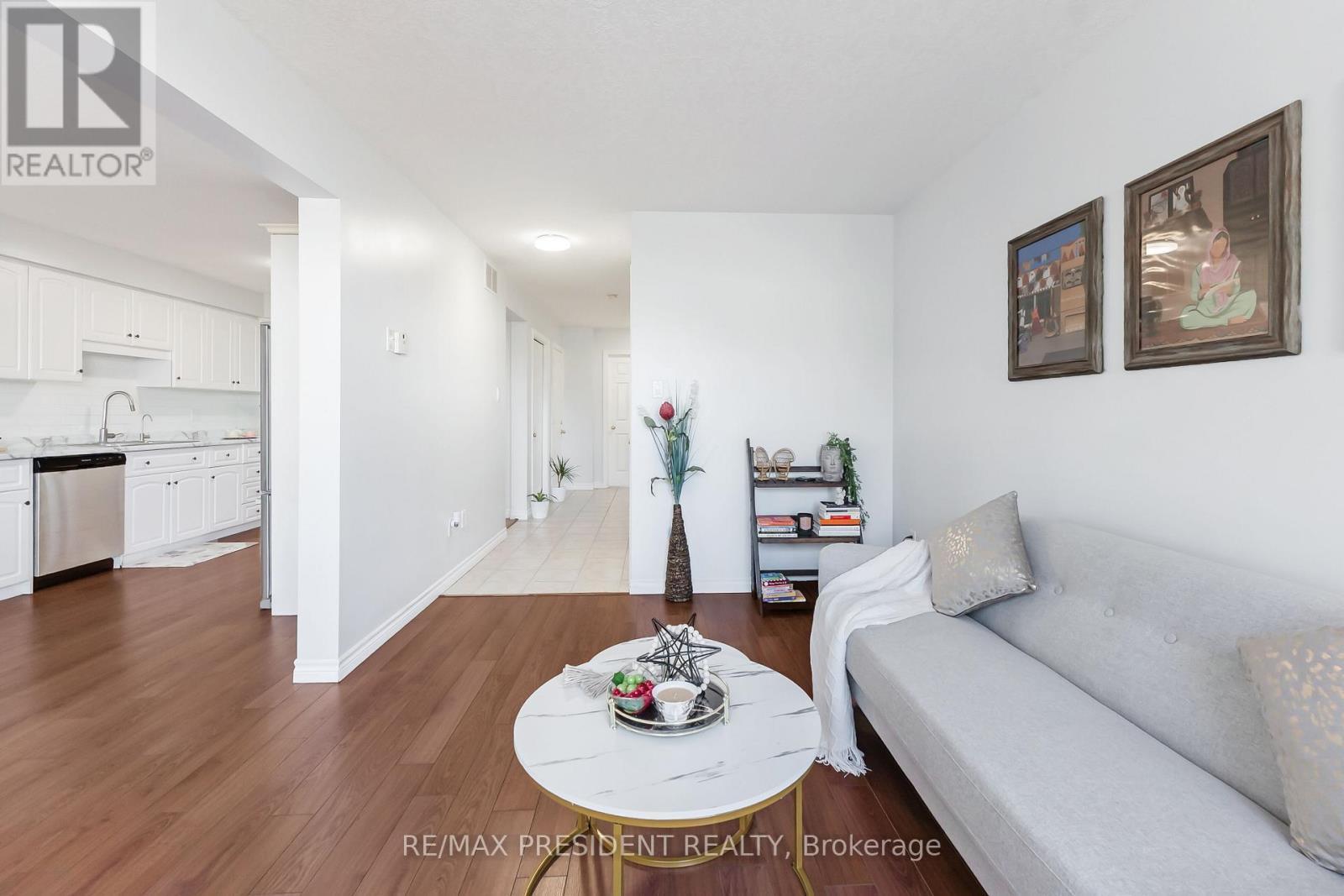 68 Wheatland Drive, Cambridge, ON - Indoor Photo Showing Living Room