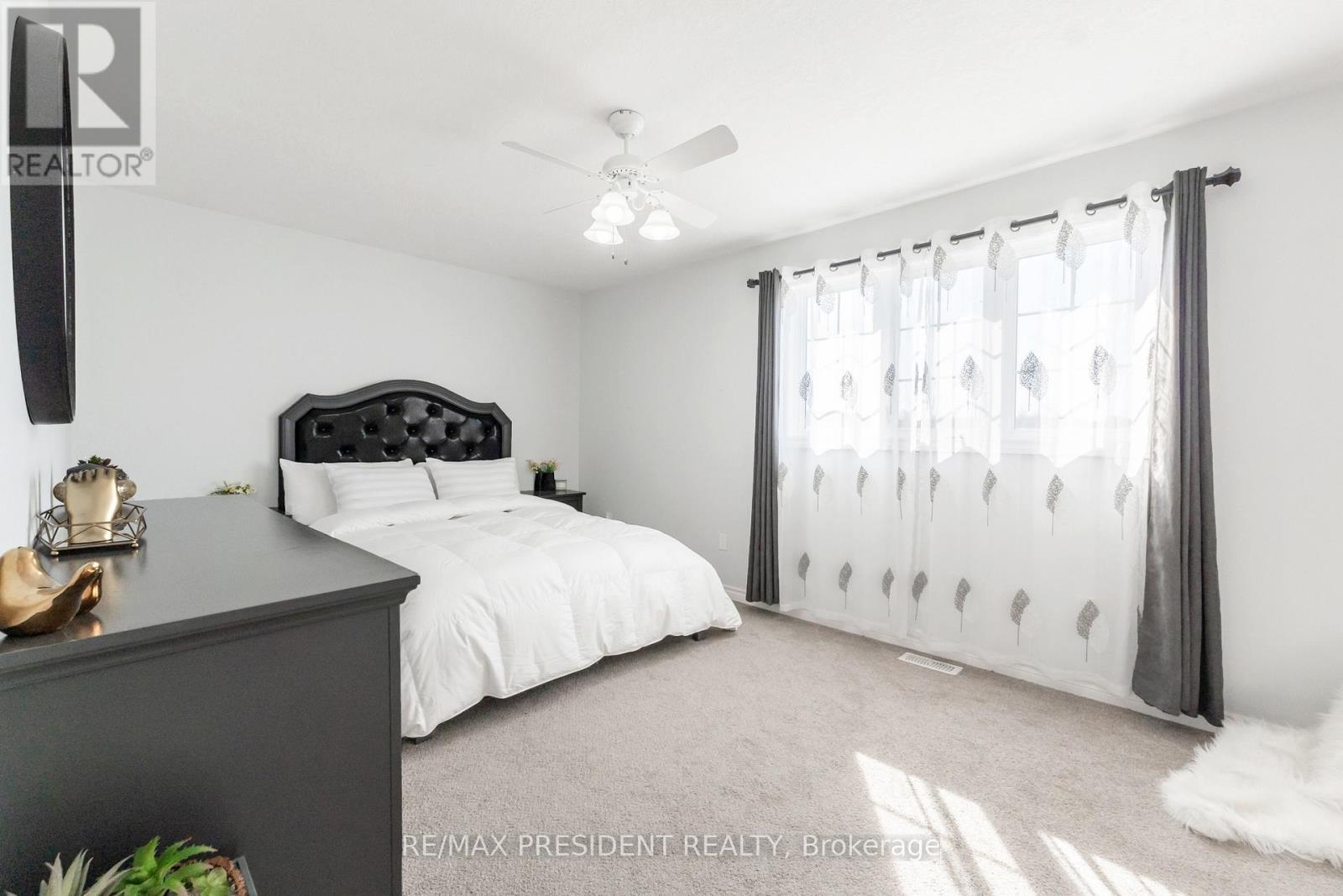 68 Wheatland Drive, Cambridge, ON - Indoor Photo Showing Bedroom