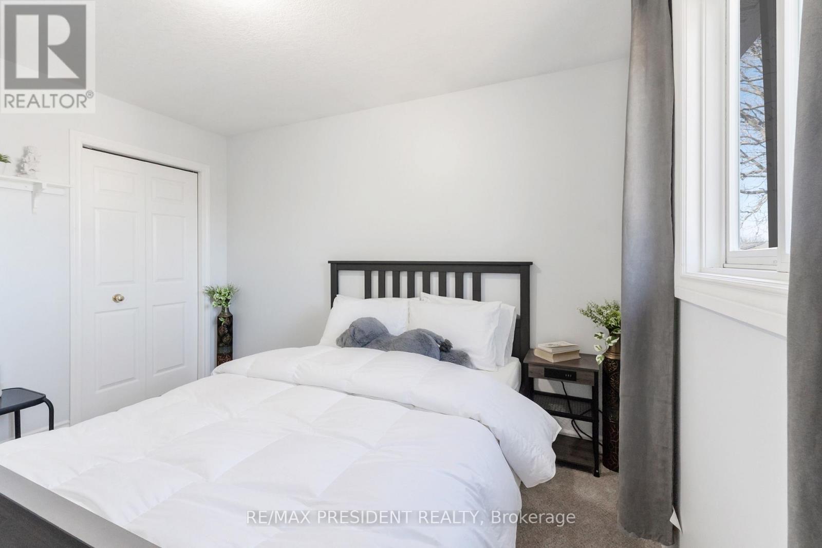 68 Wheatland Drive, Cambridge, ON - Indoor Photo Showing Bedroom
