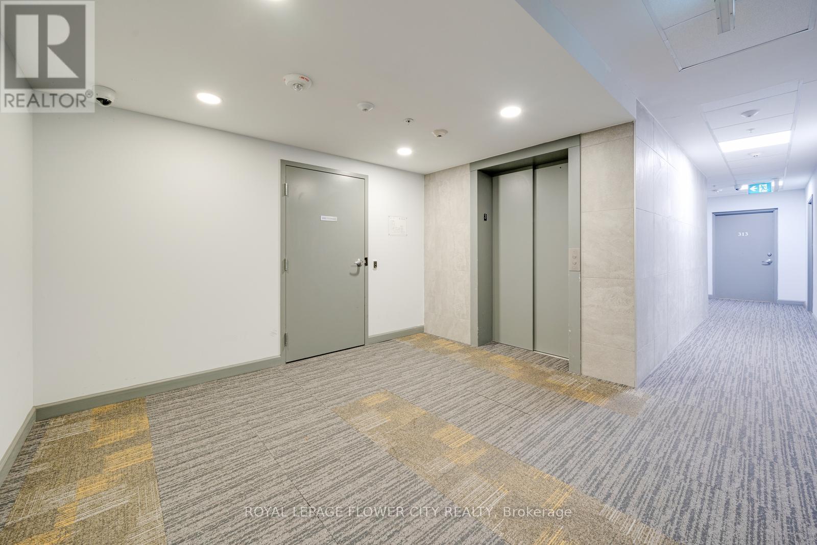 303 - 77 Leland Street, Hamilton, ON - Indoor