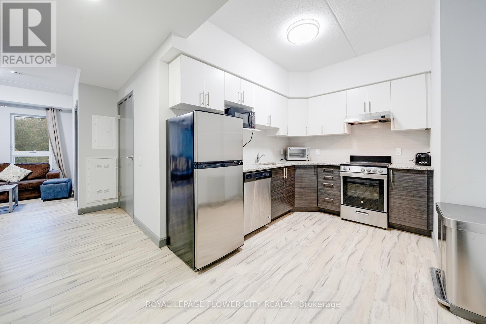 303 - 77 Leland Street, Hamilton, ON - Indoor Photo Showing Kitchen